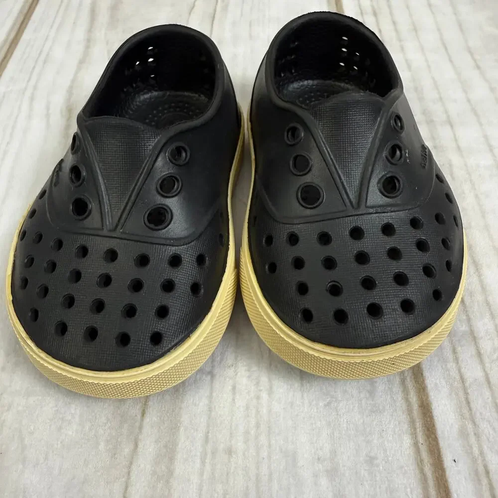 native toddler miles shoes 4C‎